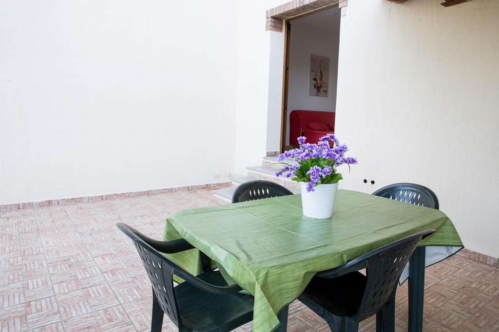 Appartamenti Torre Di Bari باري ساردو المظهر الخارجي الصورة